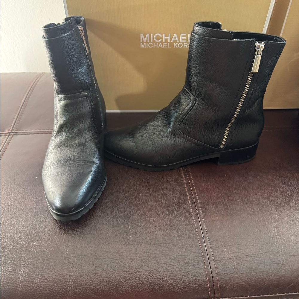 Michael Kors Men's Black Leather Boots - Picture 2 of 2